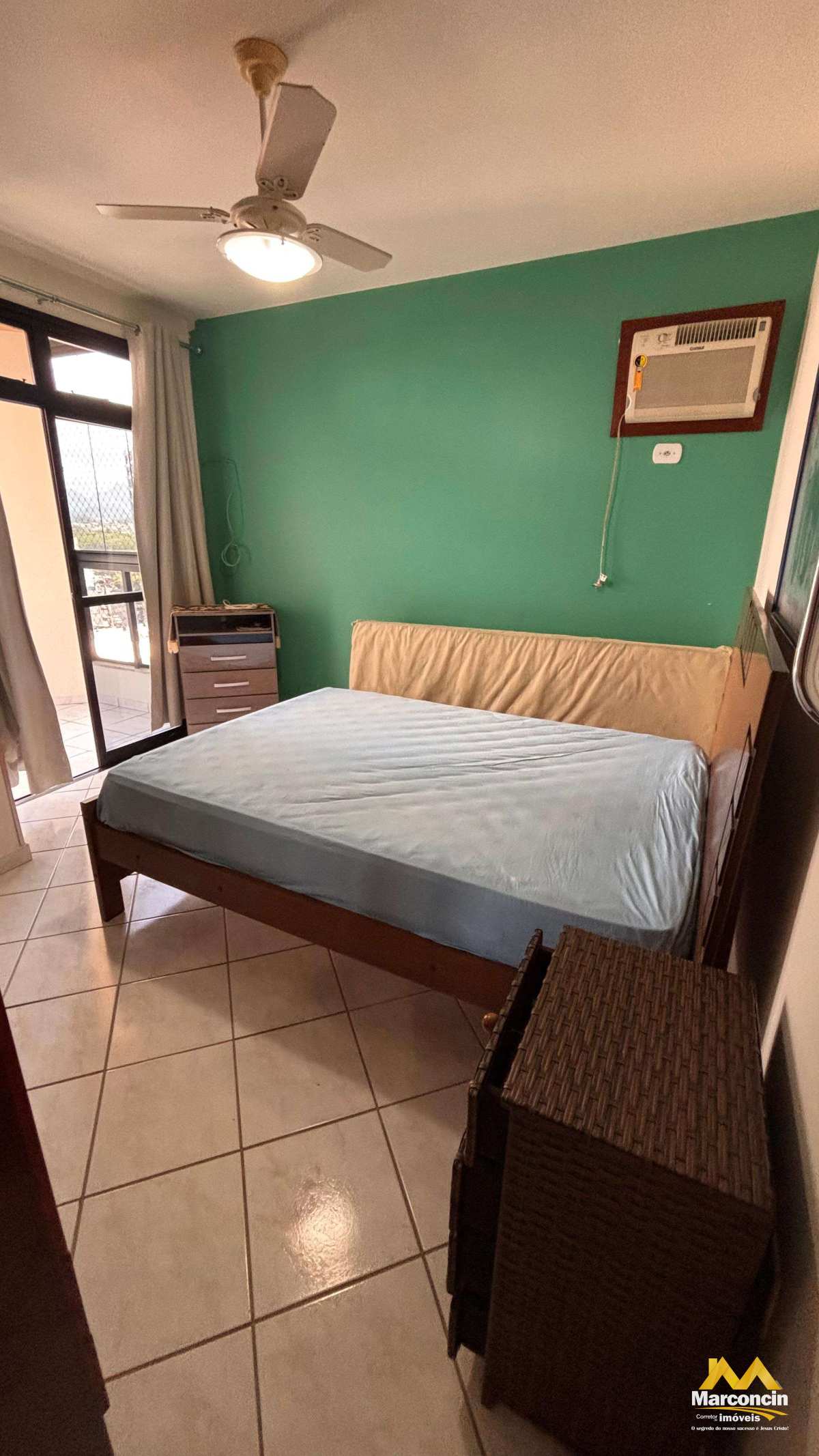 - Apartamento à venda em Guarapari, centro, com 2 quartos