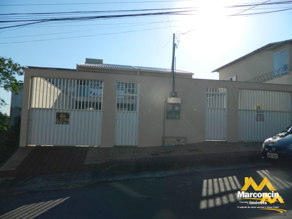 Casa à venda com 3 quartos - ,