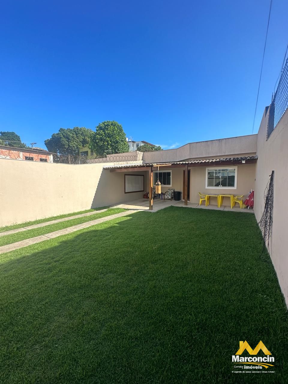 Casa à venda com 3 quartos, 220m² - Lagoa Funda,Guarapari