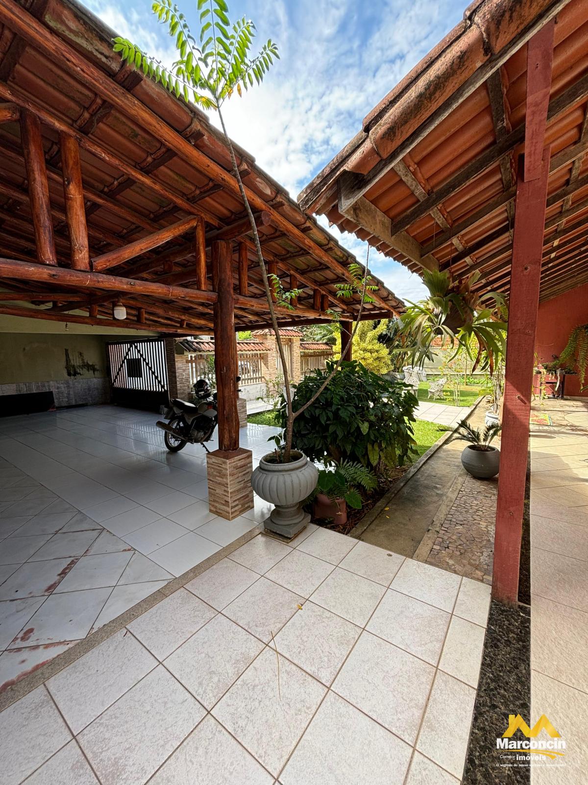  - Casa com 4 quartos, 220m², à venda em Guarapari, praia do morro