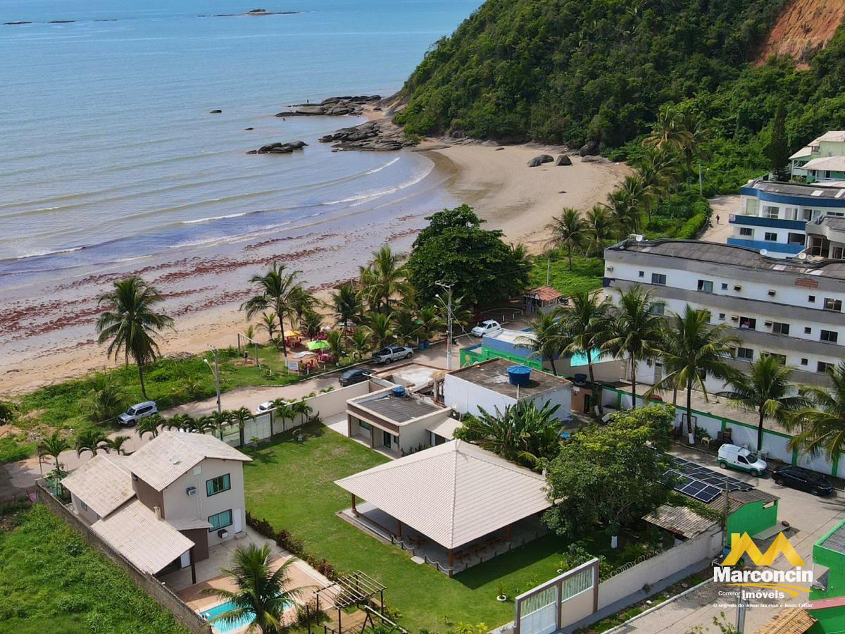 Casa à venda com 4 quartos - Piúma,