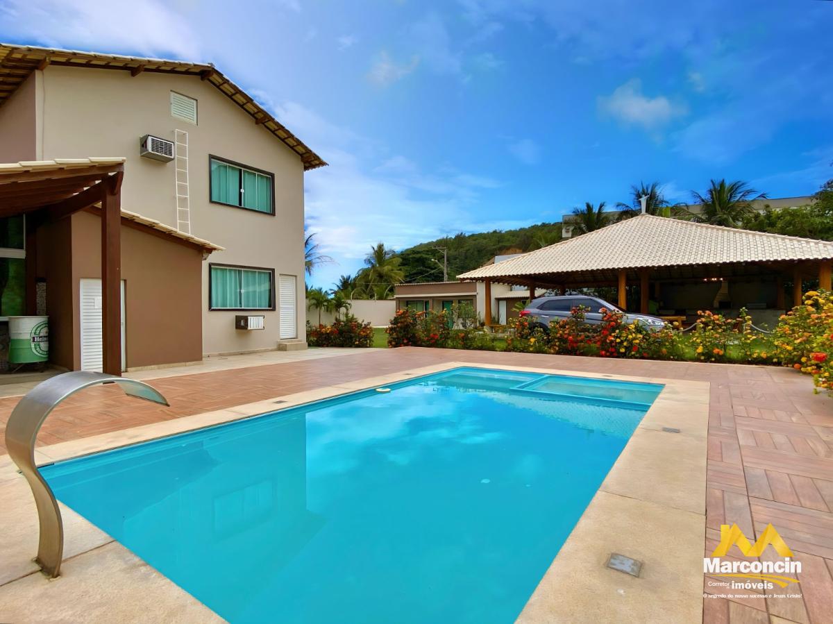 Casa à venda com 4 quartos - Piúma,